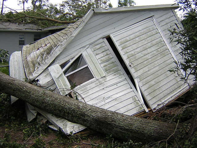 How to make an insurance claim for hurricane damages to your home or business